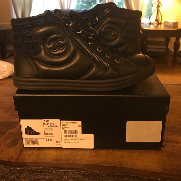 🎊SOLD🎊NIB Chanel Black & Navy Tweed Chain Hitops - Picture 7 of 8