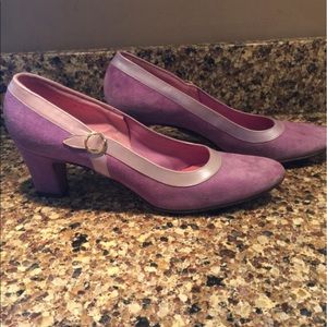 Vintage shoes, low heel, size 7.5