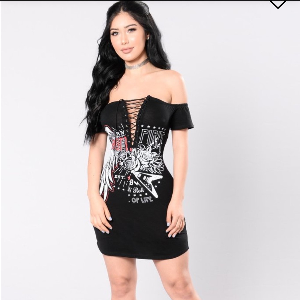 Off shoulder fitted dress