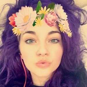 Meet your Posher, Devynn