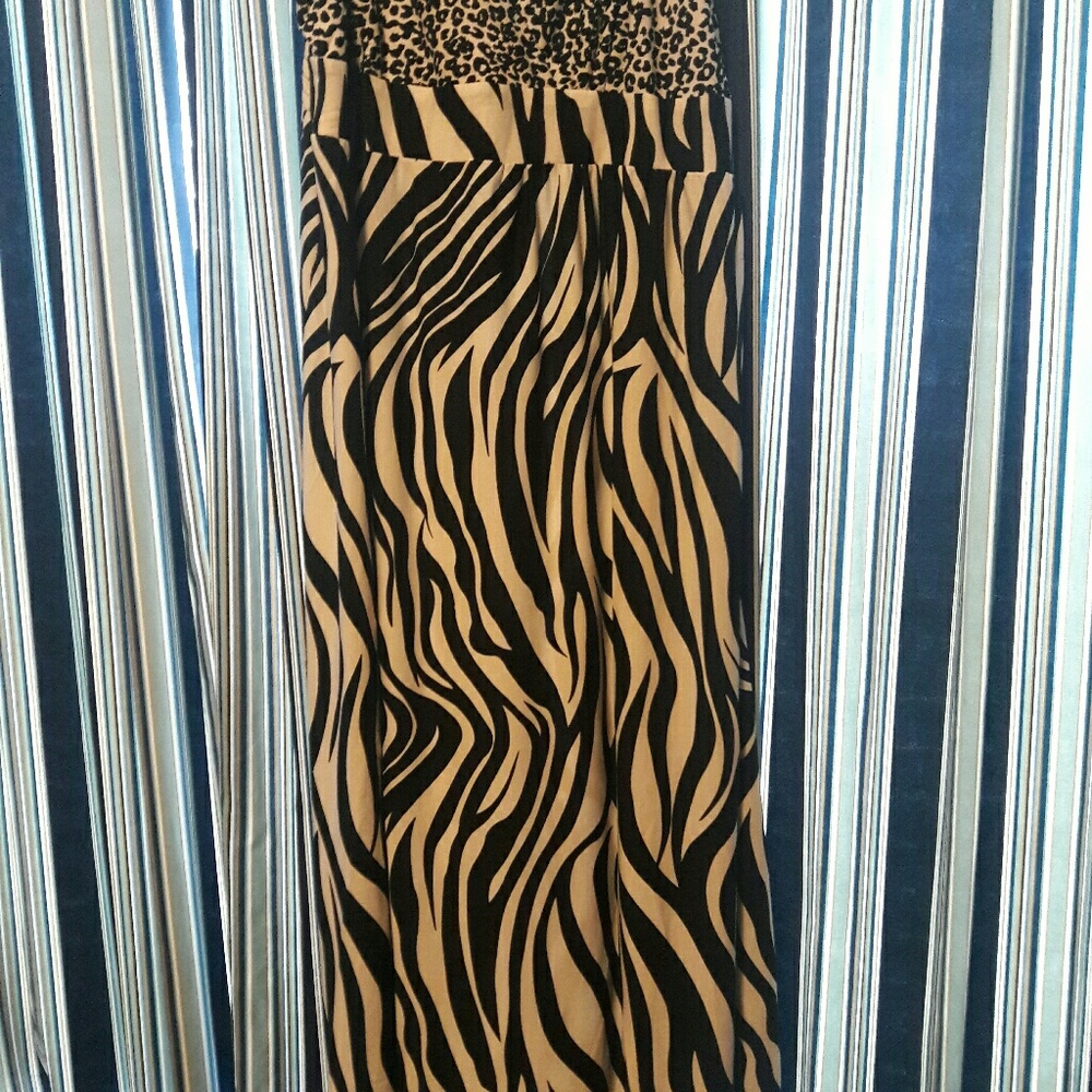 Dress - Picture 2 of 5
