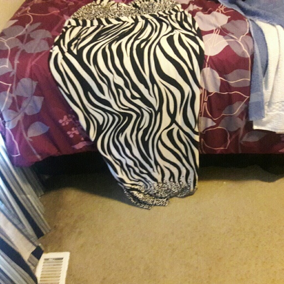 Dress - Picture 4 of 5