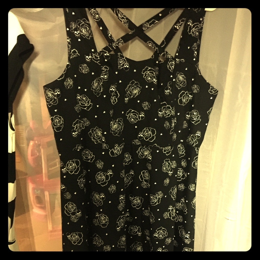 Criss-cross front dress