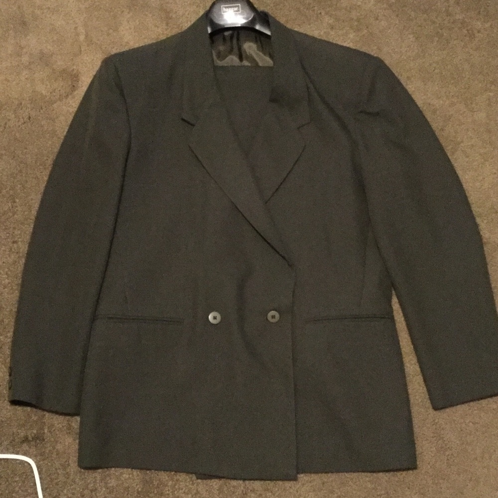 Ultra stylish - Double Breasted Olive suit