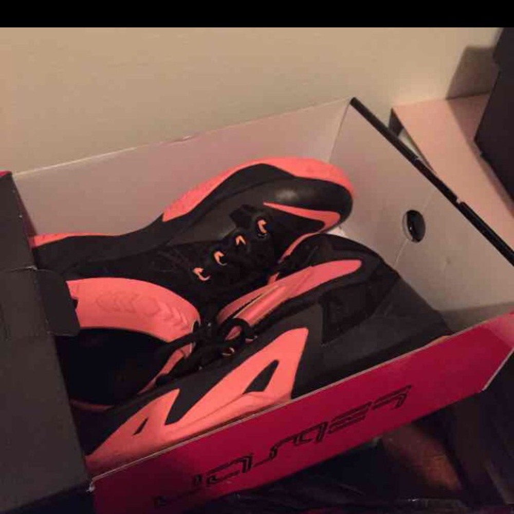 Women size 8 pink lebrons