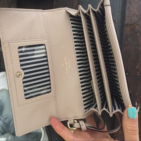Kate Spade wristlet clutch