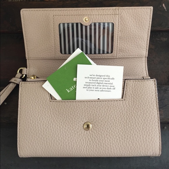 Kate Spade wristlet clutch