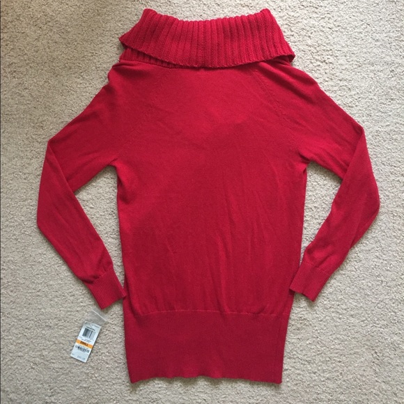 Red Sweater - Picture 2 of 6