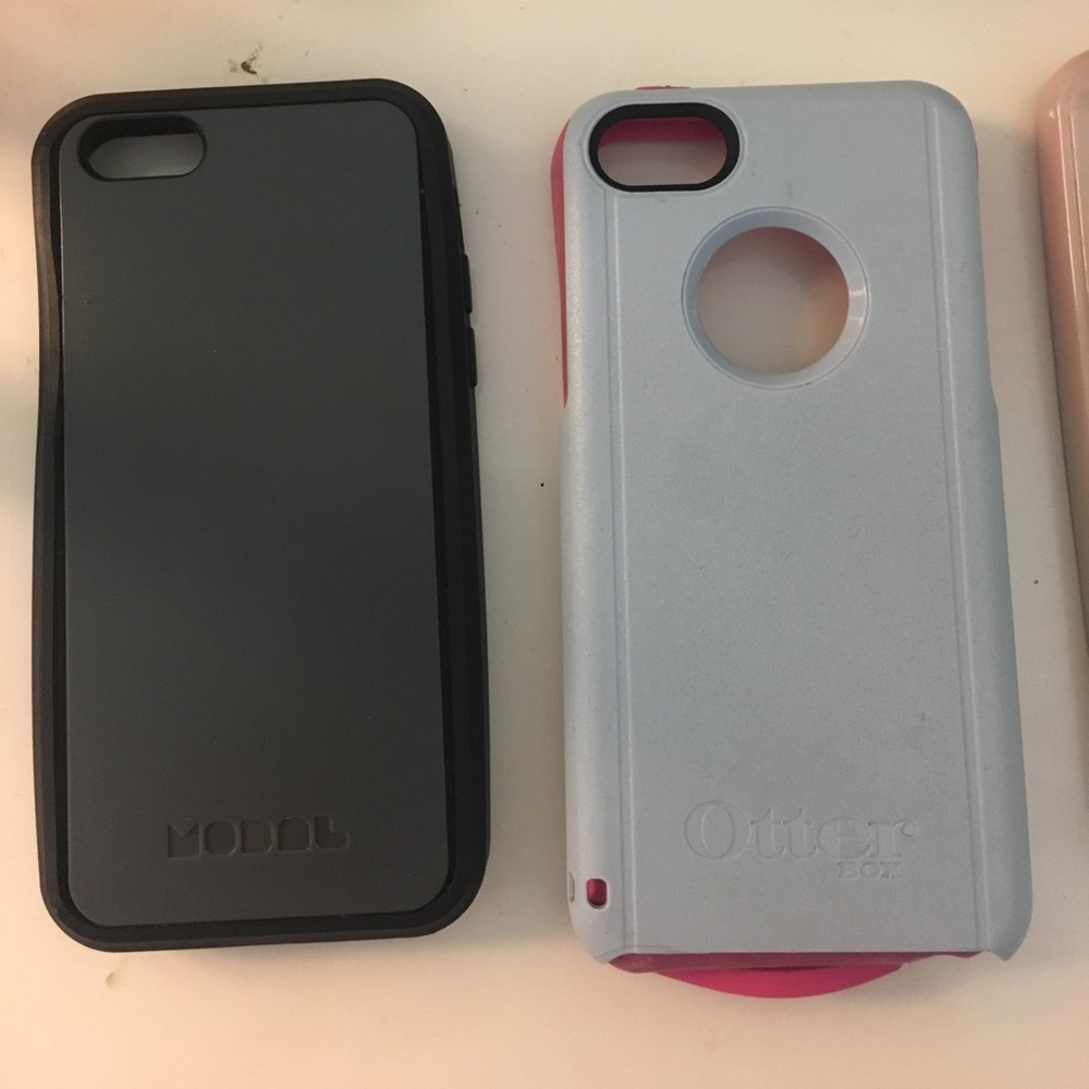 4 iPhone 5c cases (1 otterbox)