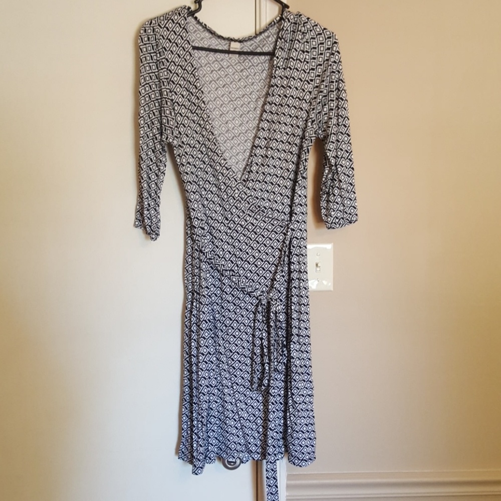 Old Navy retro print wrap dress