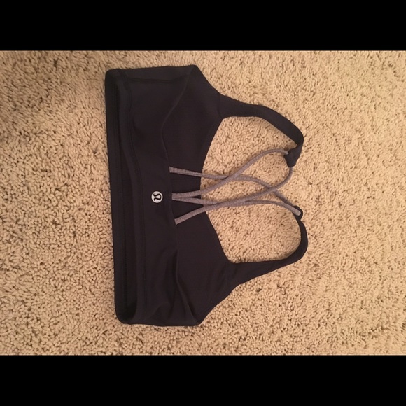 Lululemon free to be sports bra - Picture 3 of 3