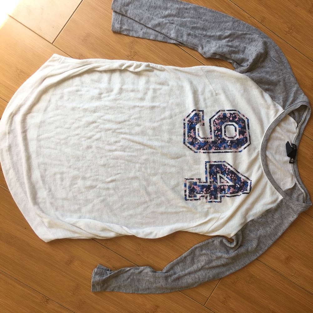SOLD!!!!!!!      Maternity tee