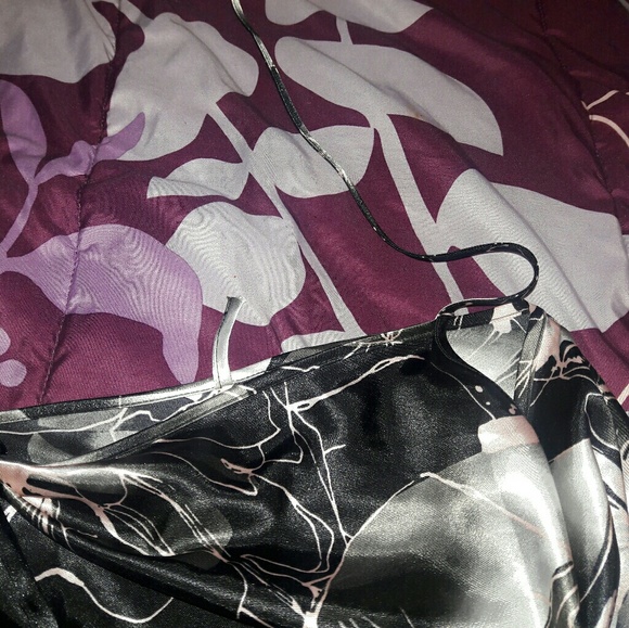 Lingerie - Picture 3 of 3