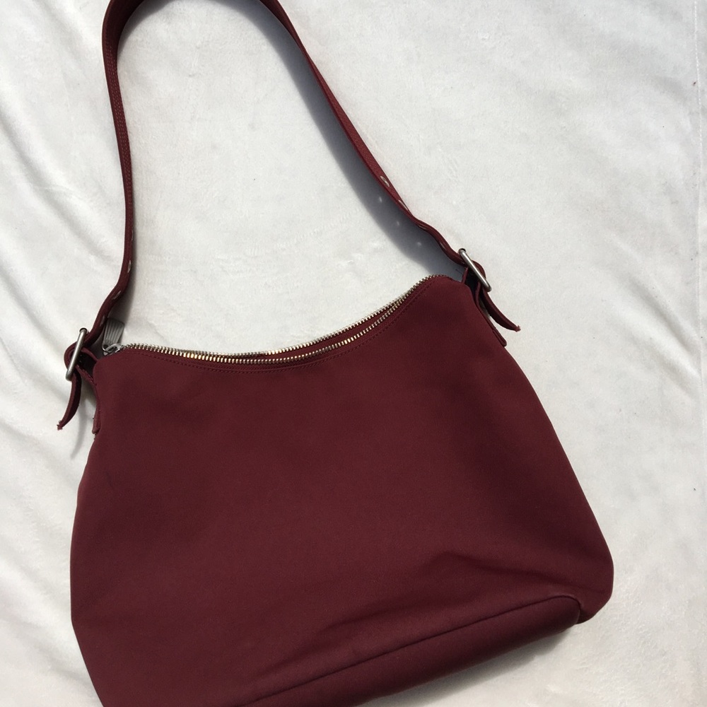 [ GAP Burgundy Wine Maroon Zippered Shoulder Bag ]