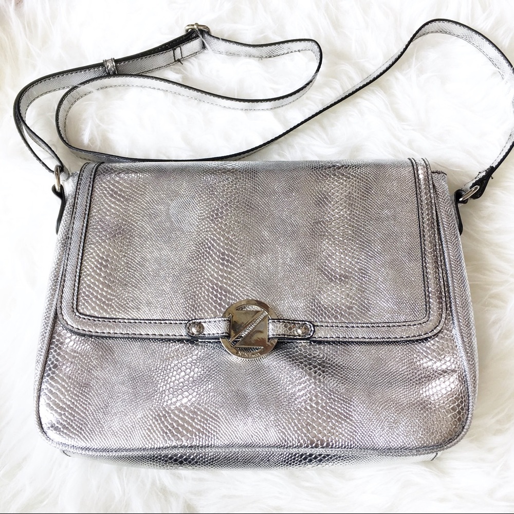Silver Glam Cross Body Purse!