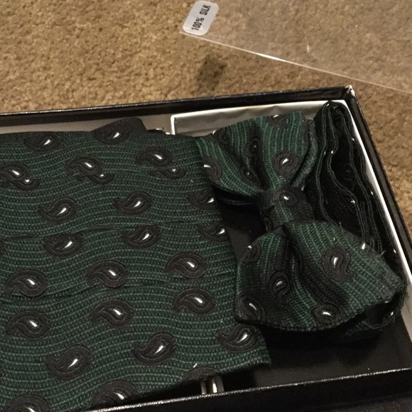 100% silk. Brand new cumber bun and tie combo - Picture 2 of 3