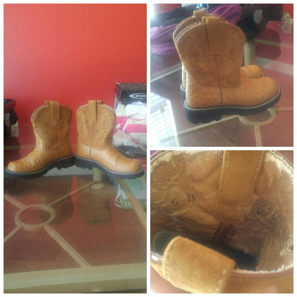 ARIAT woman's Ostrich & leather top!