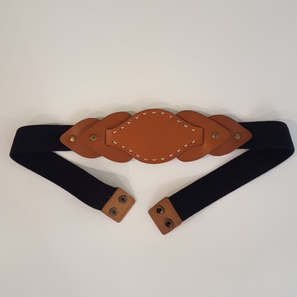 Leather detail belt