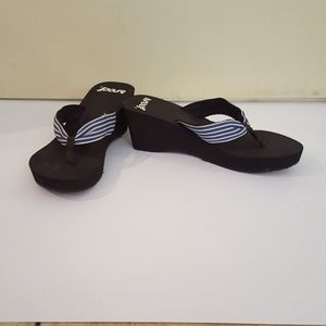 Reef wedge flip flops