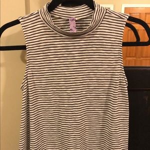 Mock-turtleneck cropped tank top