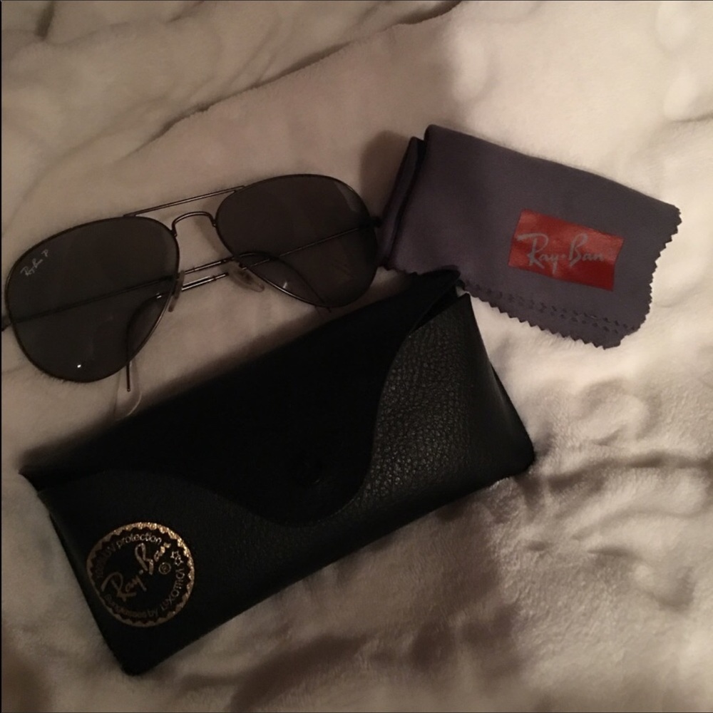 Black Raybans (polarized)