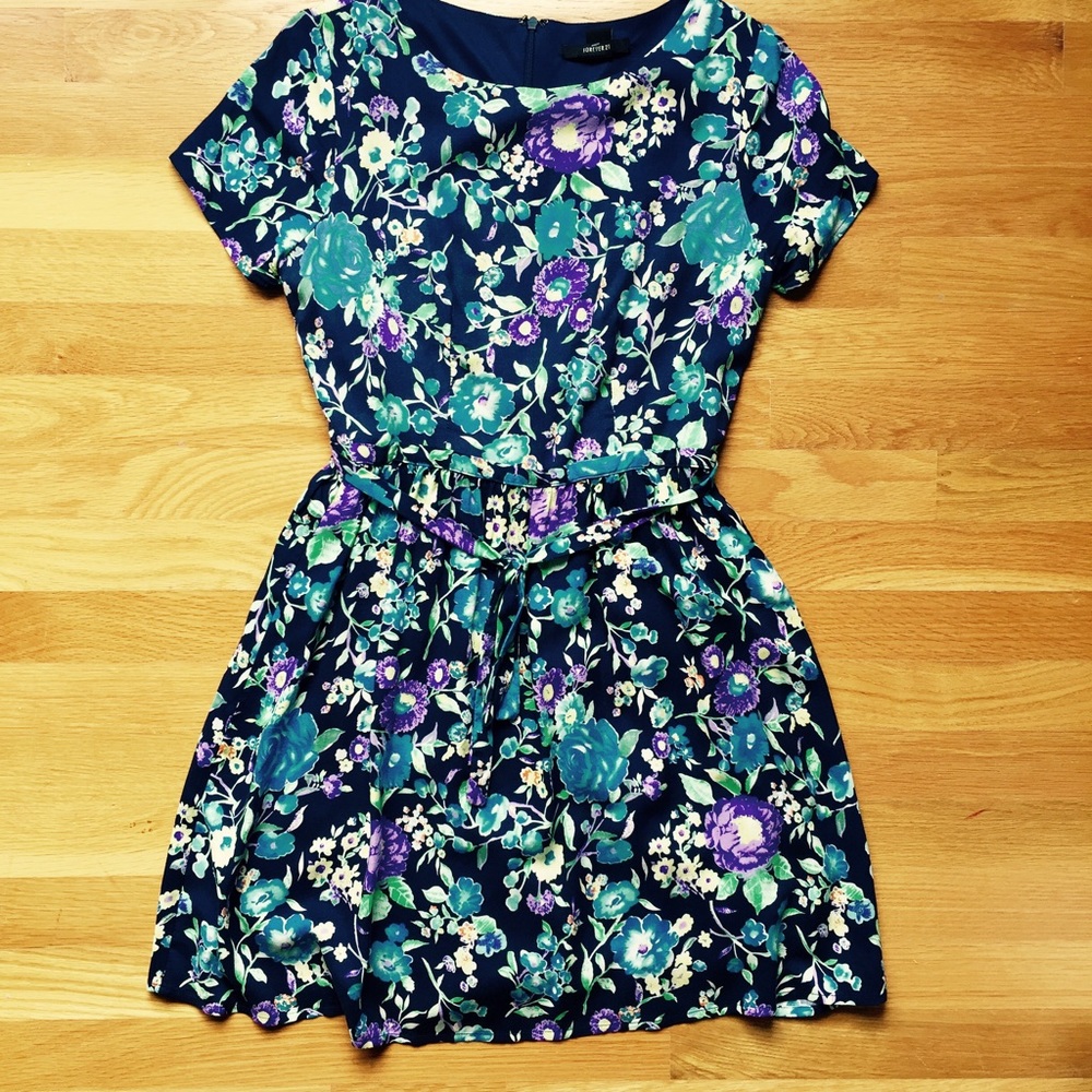 Forever 21 Blue Flowered Crew Neck Dress