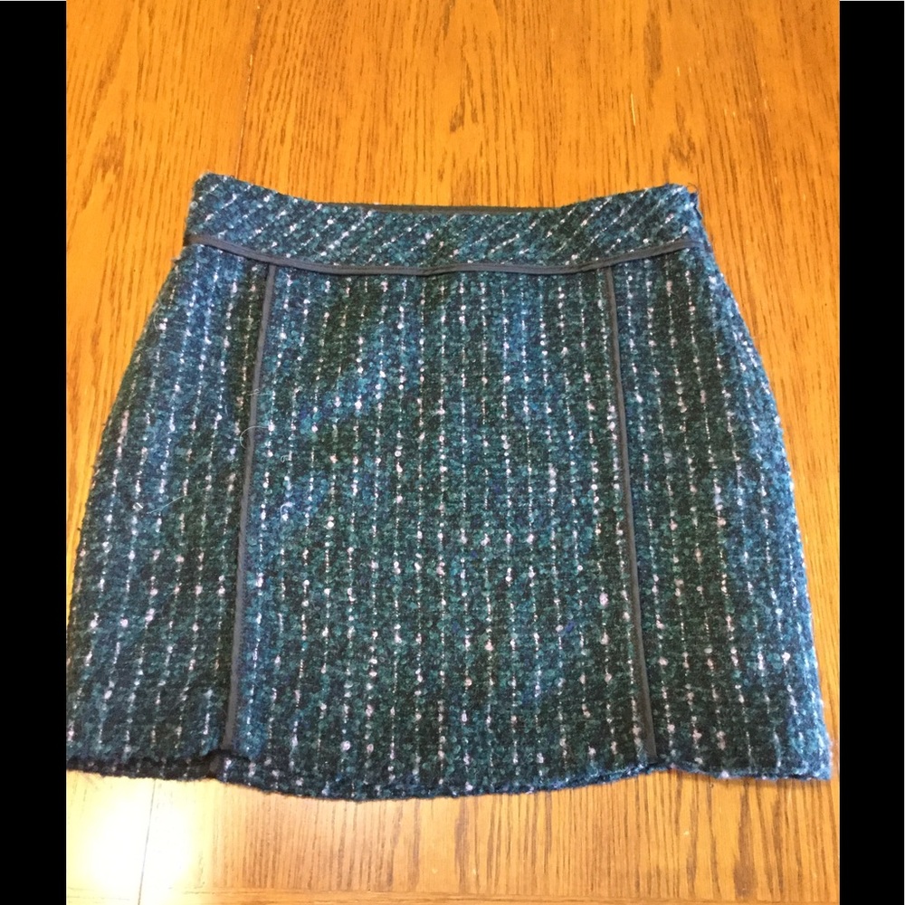 Beautiful tweed LOFT skirt!
