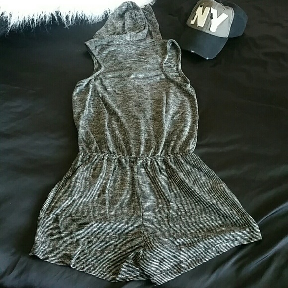 last 1▪️lace up romper▪️ - Picture 8 of 8