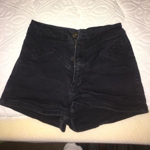 Kendall & Kylie black jean shorts from Pacsun