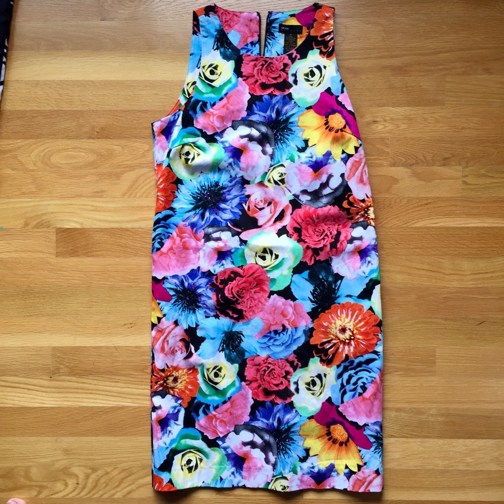 Grace Dresses Flowered Size 6 Sheath Dress