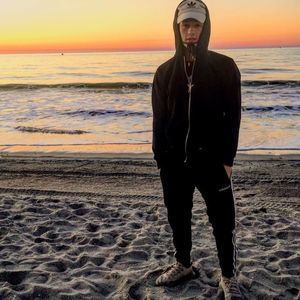 Meet your Posher, Joel