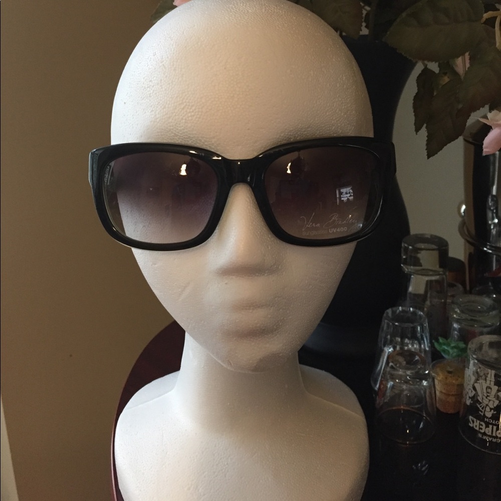Vera Bradley NWOT sunglasses 😎 - Picture 1 of 4