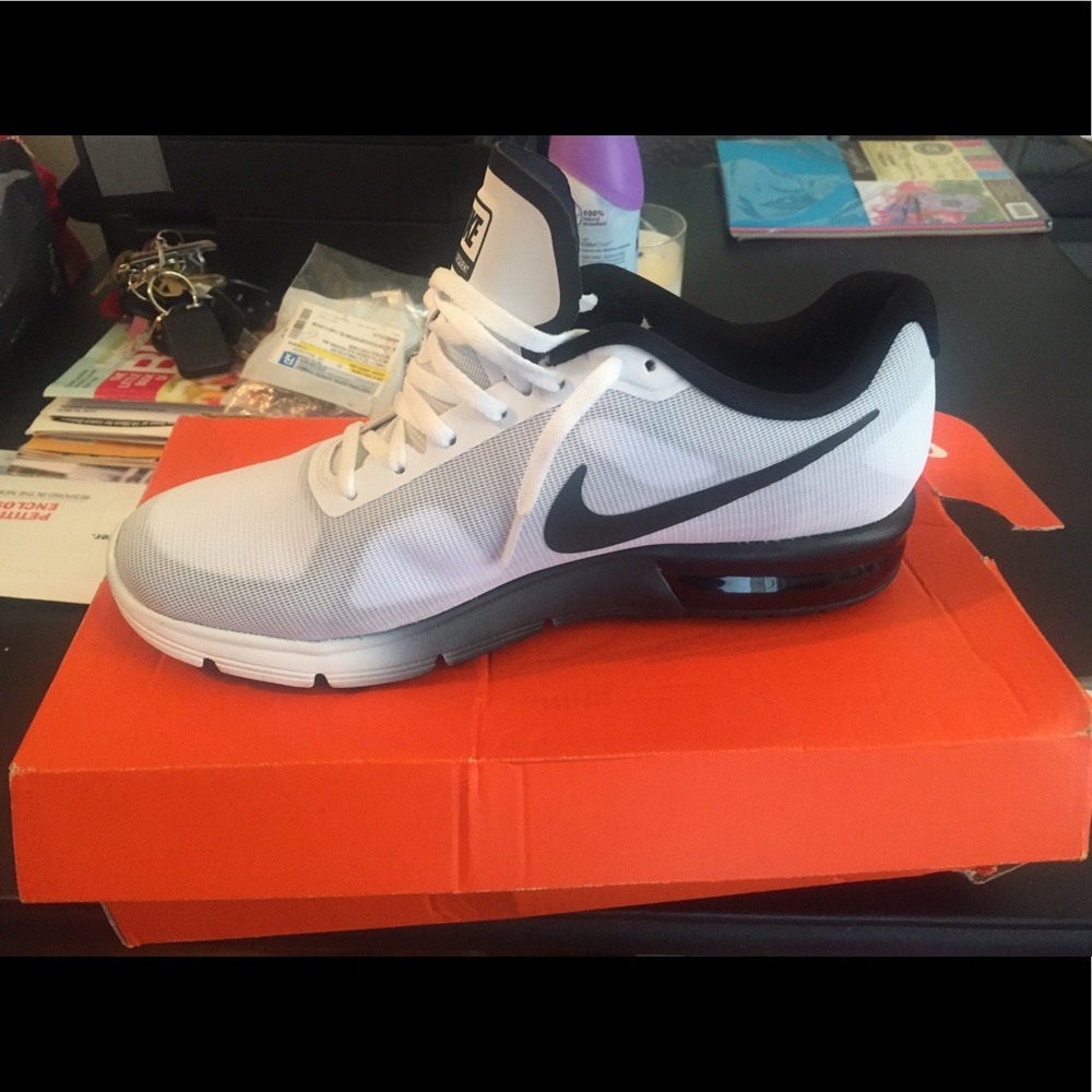 AirMax Sequent - Picture 3 of 3