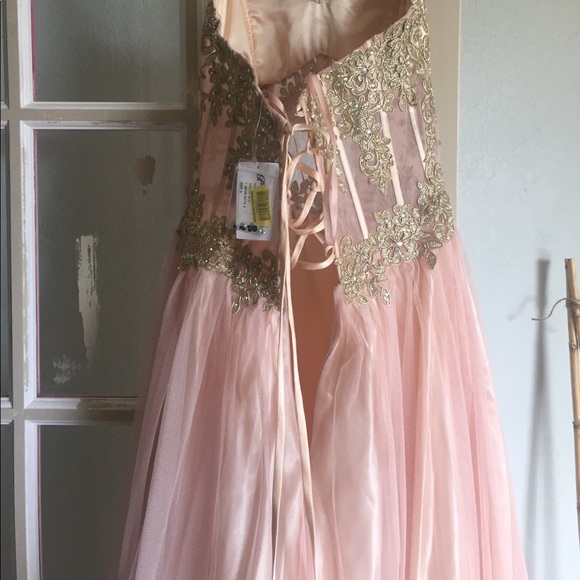 Prom dress - Picture 2 of 4