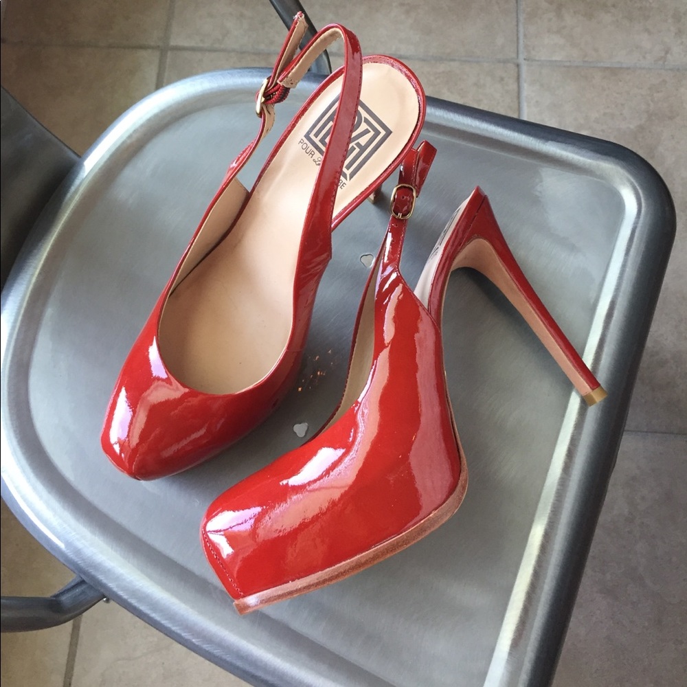 Pour La Victoire Size 8 Patent Leather 5" Heels