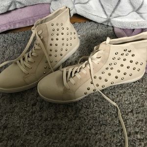 Sneakers with spikes