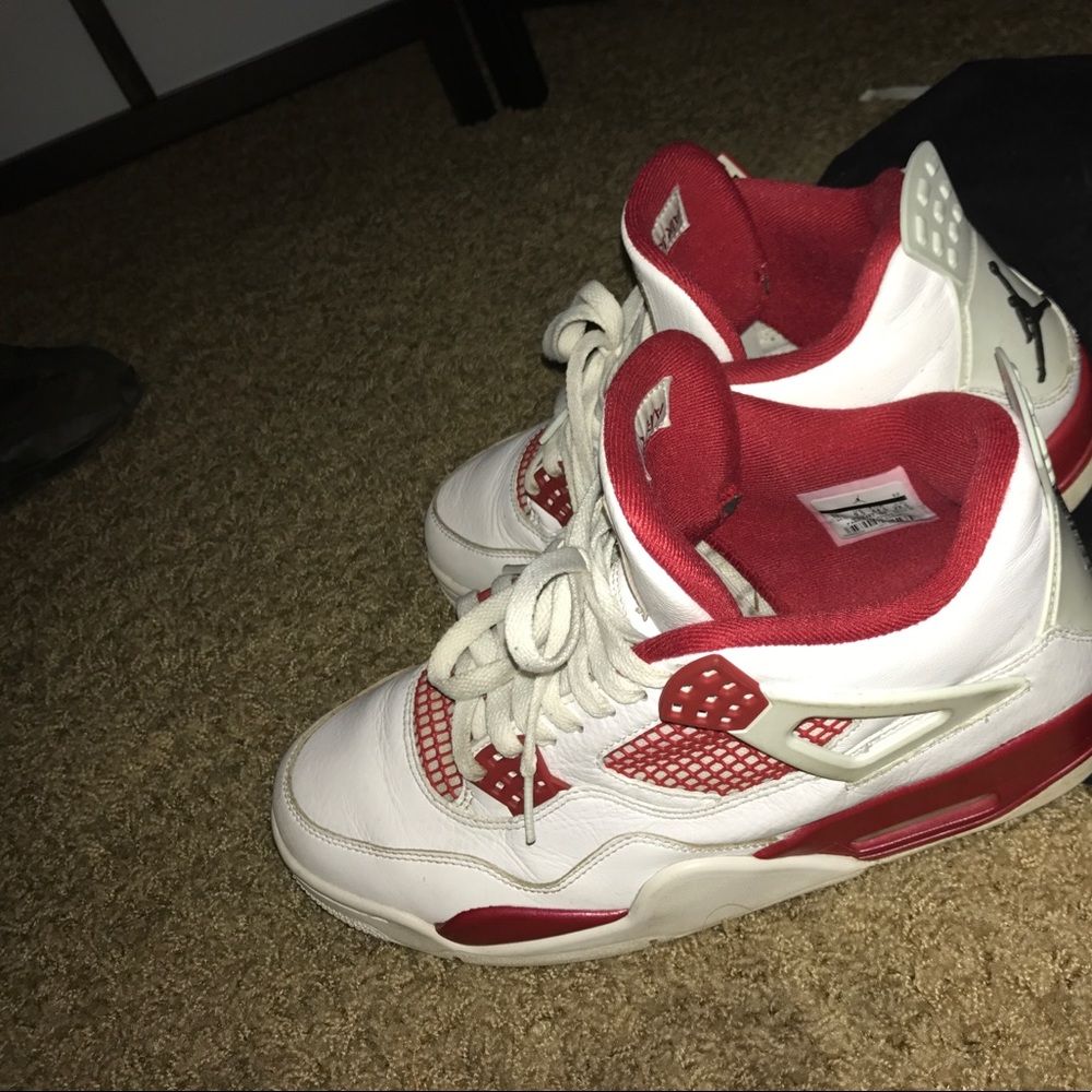 Jordan 4s