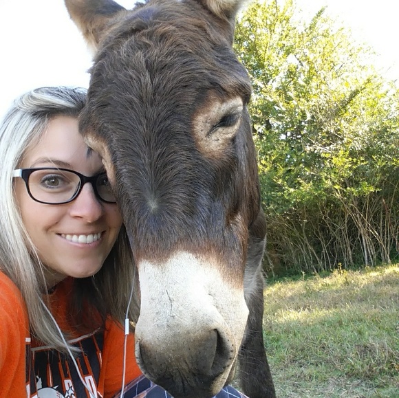 Meet your Posher, Ashley - Picture 3 of 4