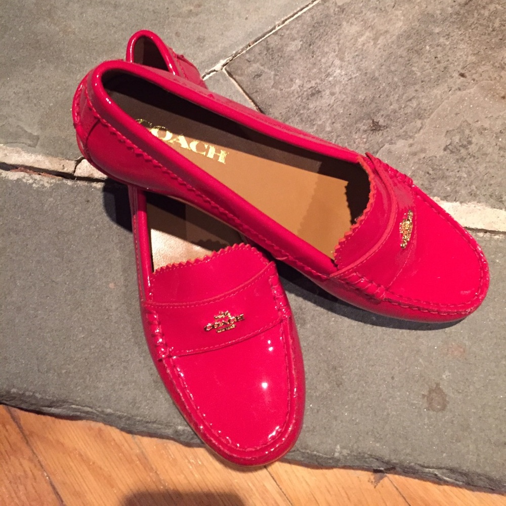 Beautiful never worn coach flats