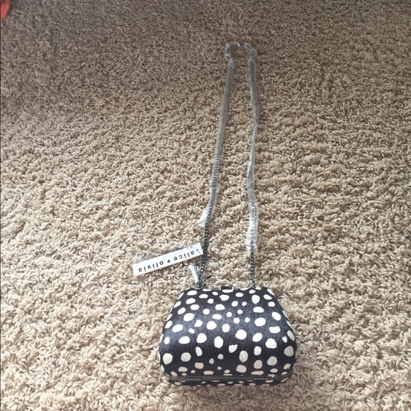 alice and olivia small cross body clutch - Picture 1 of 4