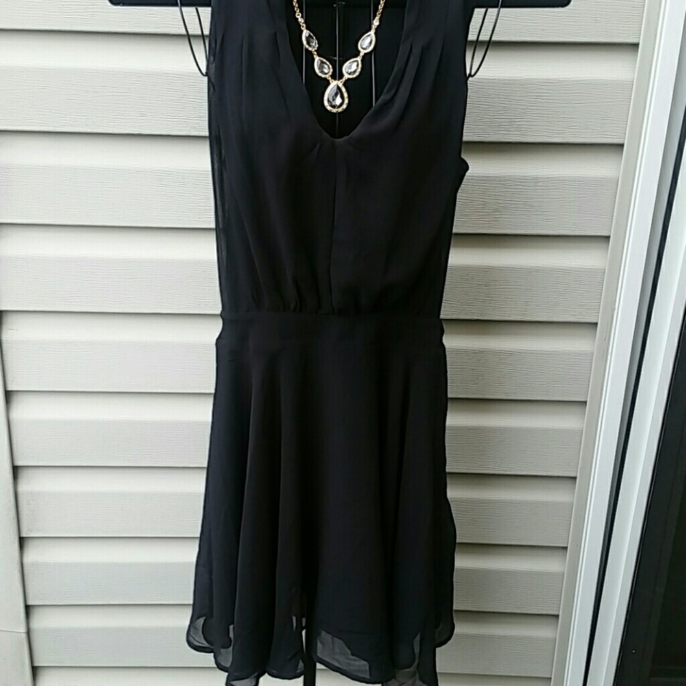 LITTLE BLACK DRESS by Forever 21