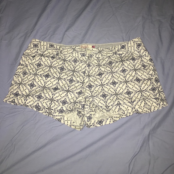 So brand patterned shorts - Picture 1 of 3