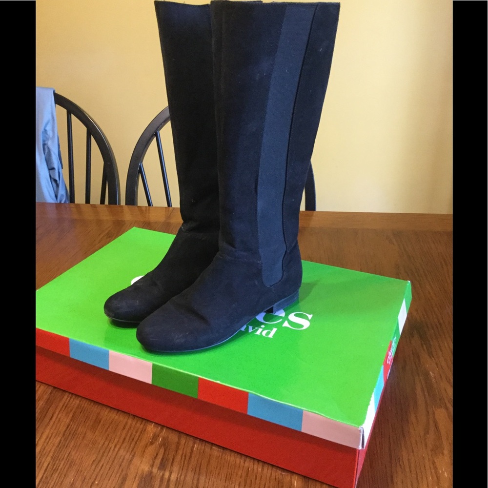 Black suede boots