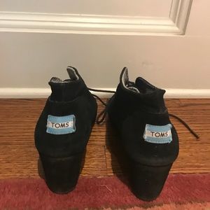 TOMS black 'desert' wedges