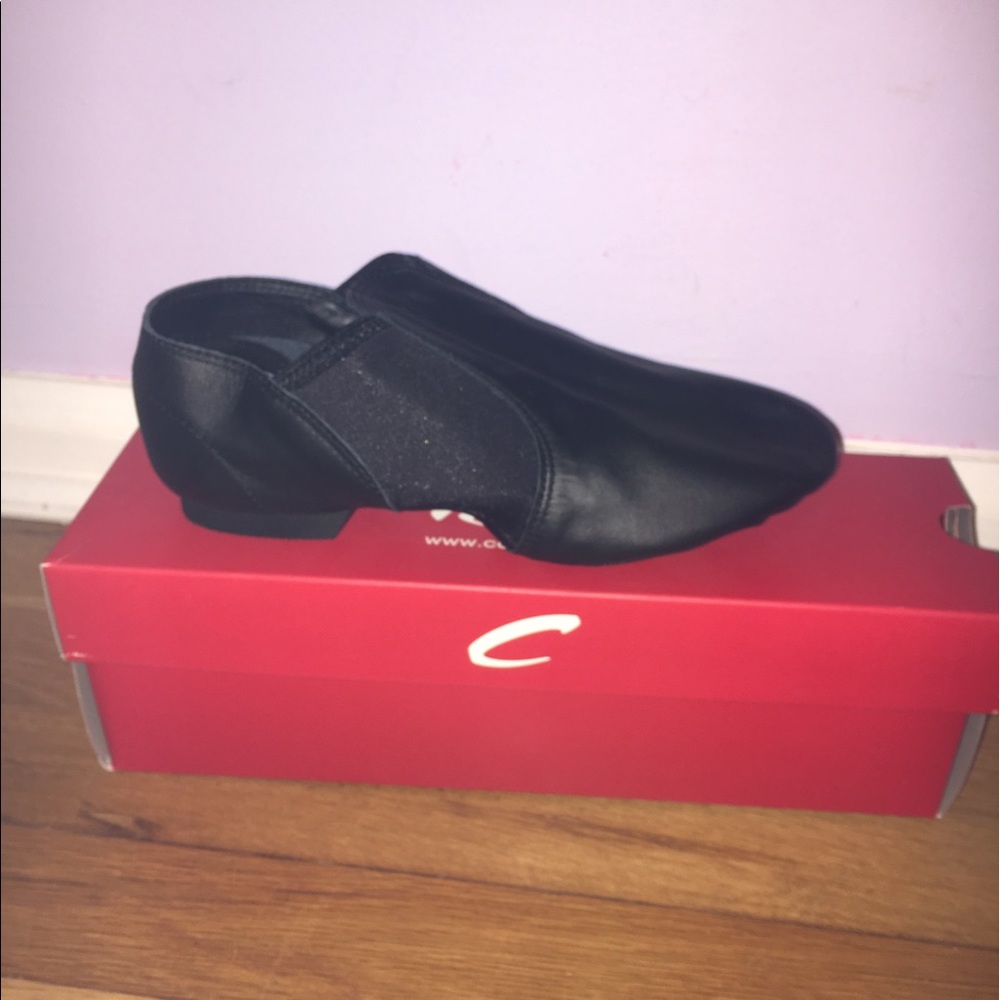 Never before worn Black capezio jazz shoe