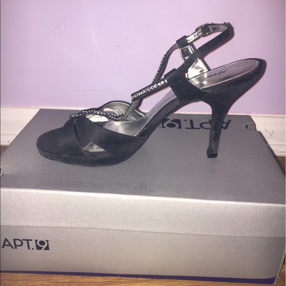 Back fancy heals only worn once before