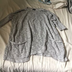 Loose fitting express sweater with pockets,