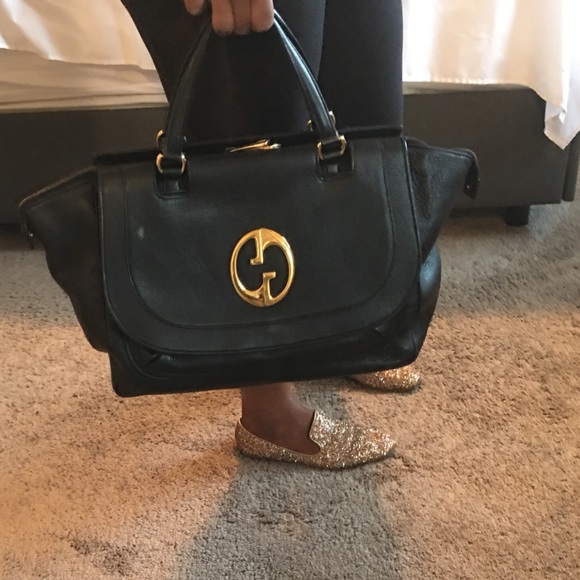 Gucci Handbags - 💵 Final price drop 💳Large Gucci satchel