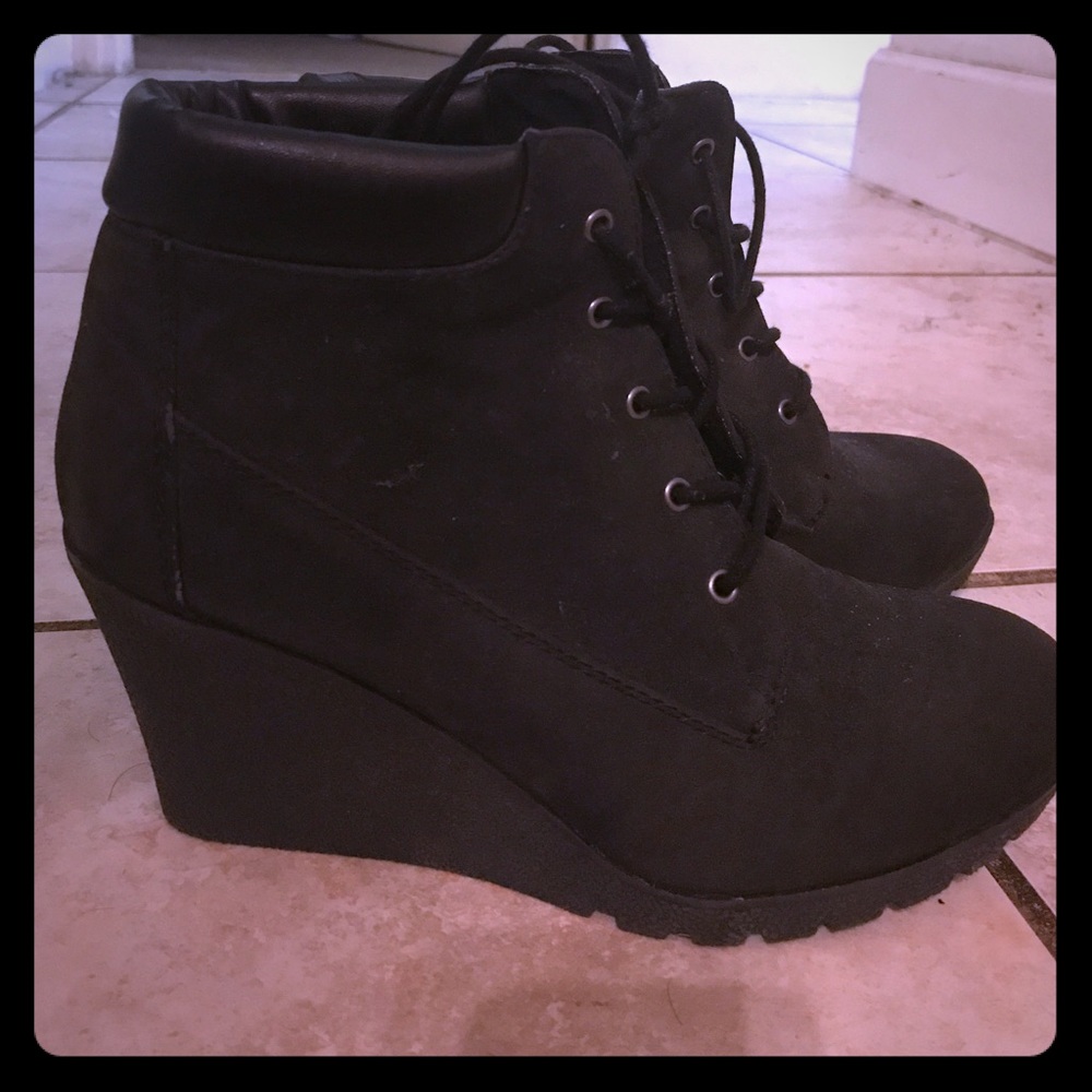 MIA Wedges
