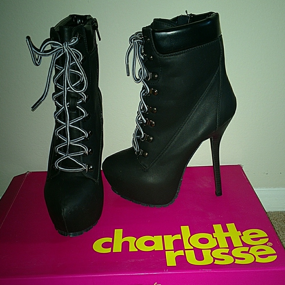 Black heal boot brand new never worn only tried on